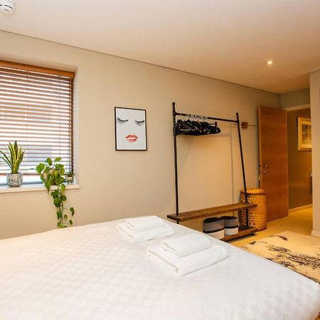 Modern 3 Bedroom Apartment In Paddington London Kültér fotó