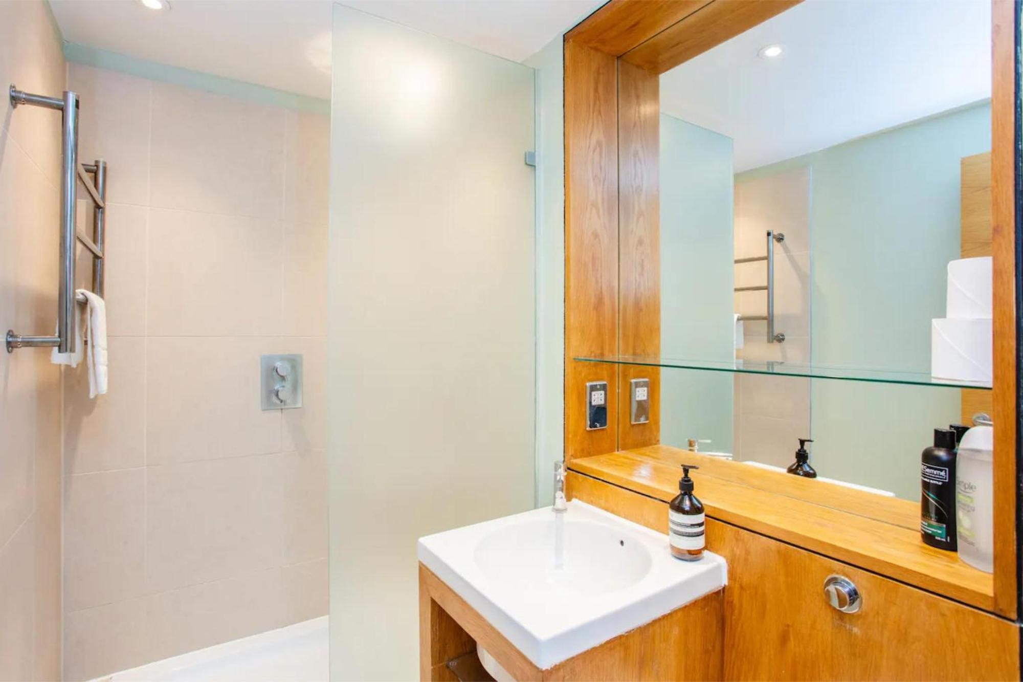 Modern 3 Bedroom Apartment In Paddington London Kültér fotó