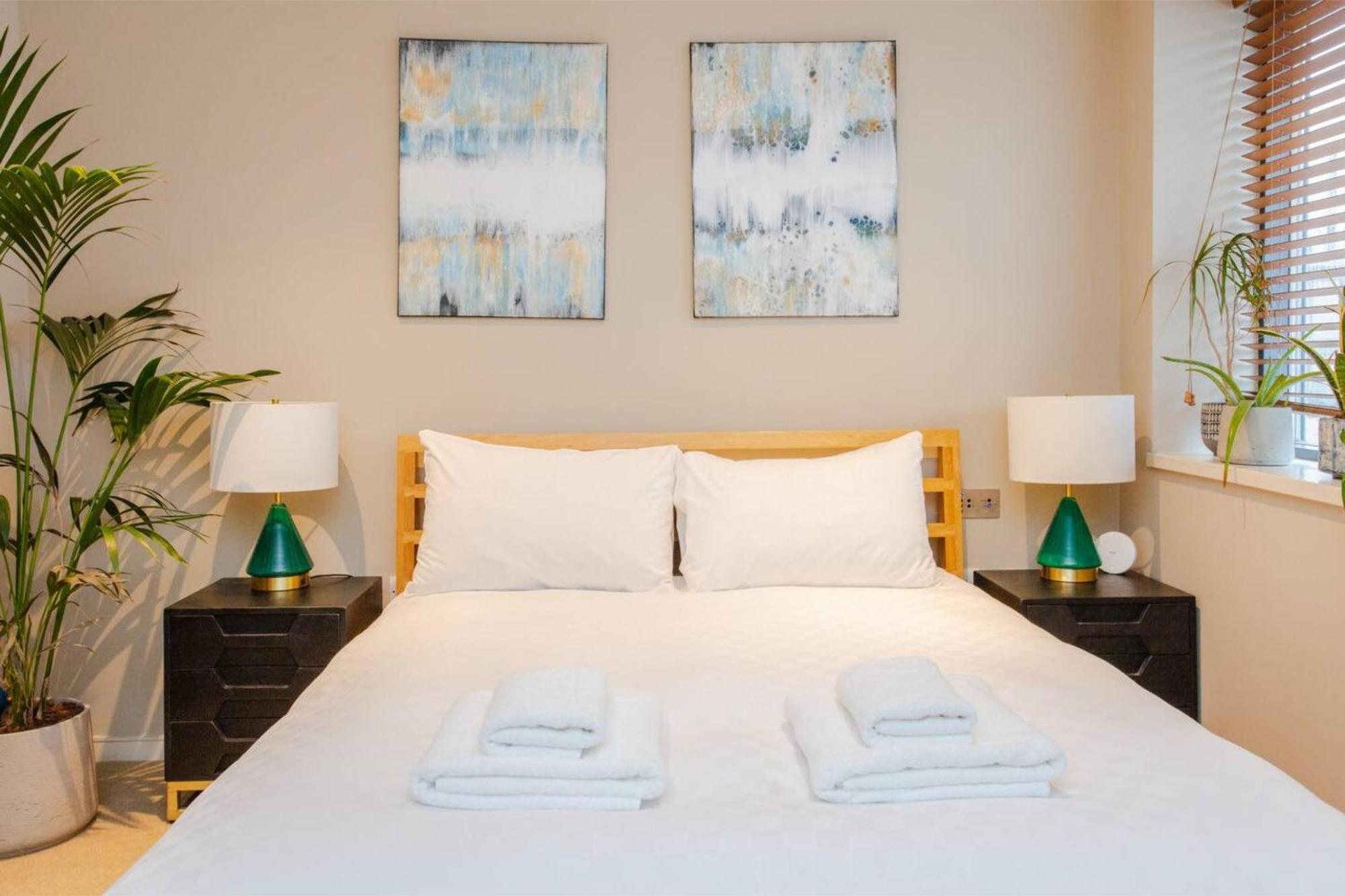 Modern 3 Bedroom Apartment In Paddington London Kültér fotó